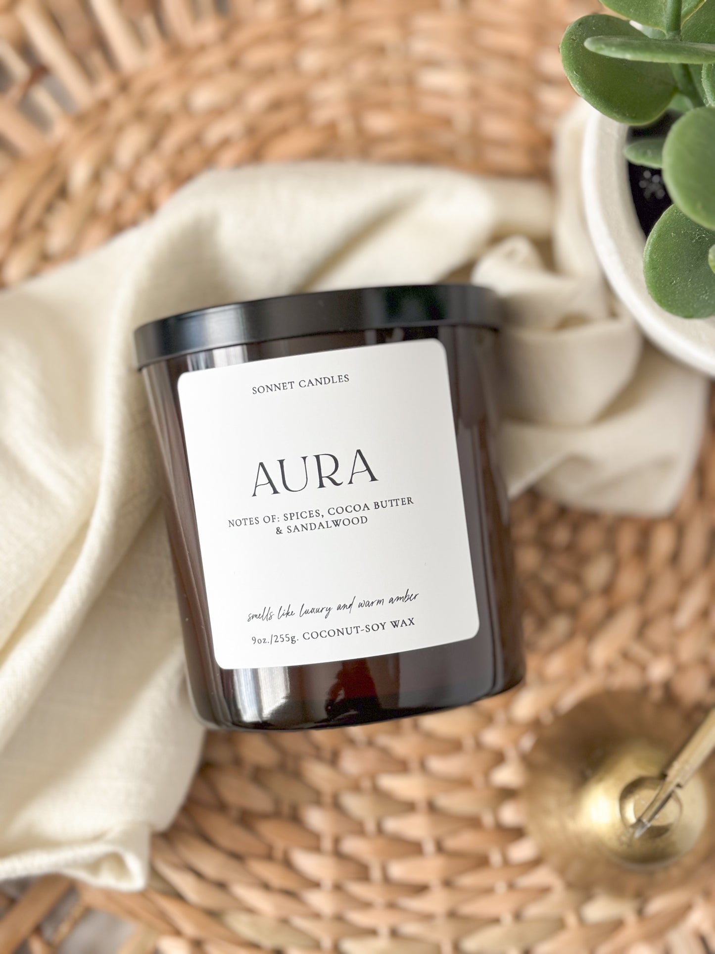 Aura 9 oz Candle